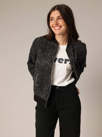 Veste mi-saison Deeluxe en noir : devant