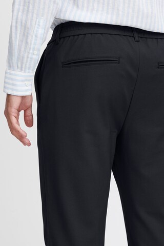 Casual Friday - Tapered Pantalón plisado 'Marc' en azul