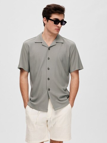 SELECTED HOMME Comfort fit Button Up Shirt in Grey