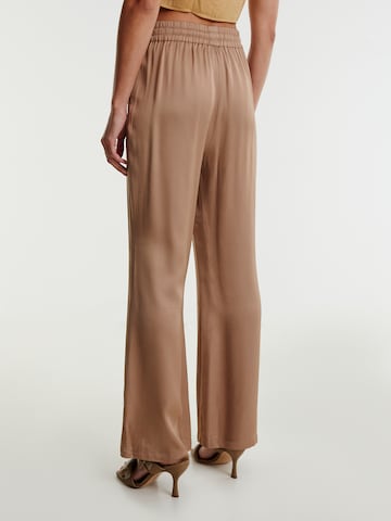 Loosefit Pantalon 'Stina' EDITED en marron