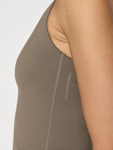 Girlfriend Collective Toppi ' Float ' värissä ruskea