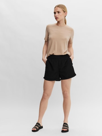 VERO MODA Regular Shorts 'Bibi' in Schwarz