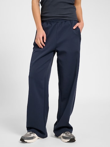 Hummel Loose fit Trousers in Grey: front