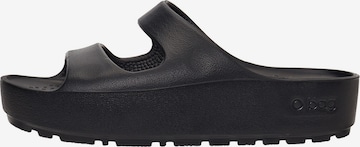 O bag Mules in Black: front