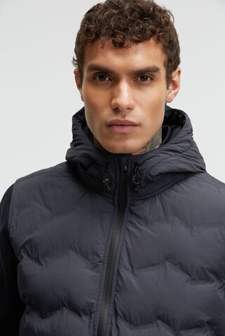 CMPD Between-Season Jacket in Blue