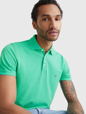 TOMMY HILFIGER Poloshirt in Grün