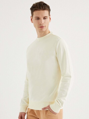 WESTMARK LONDON Sweatshirt in Beige: front