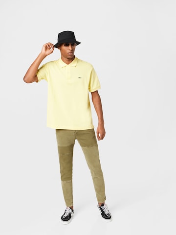 LACOSTE Regularny krój Koszulka w kolorze żółty