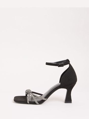 Sandalo con cinturino di Friends Like These in nero: frontale