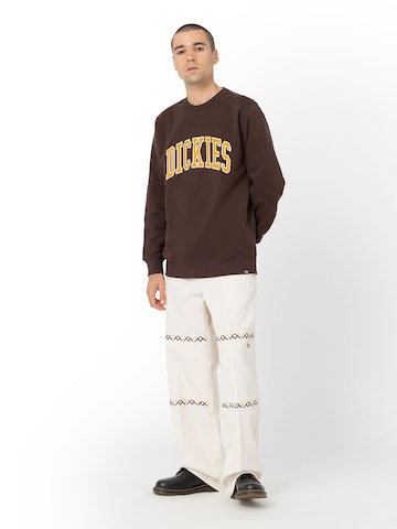 DICKIES Sweatshirt 'AITKIN' in Braun