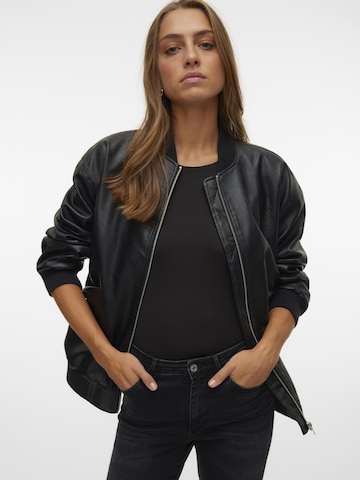 Veste mi-saison 'Agate' VERO MODA en noir