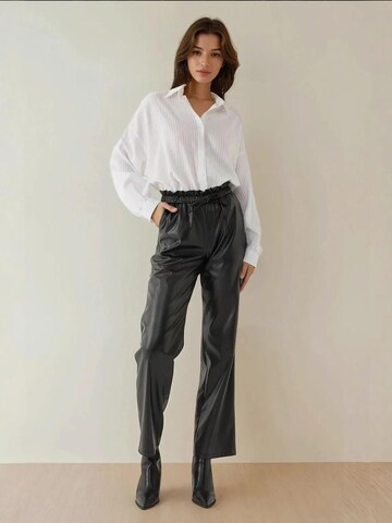 regular Pantaloni di Hiccup in nero