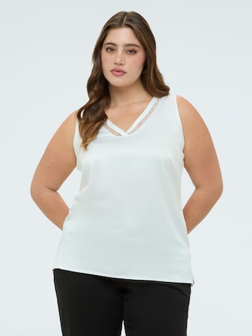 Fiorella Rubino - Top en blanco: frente