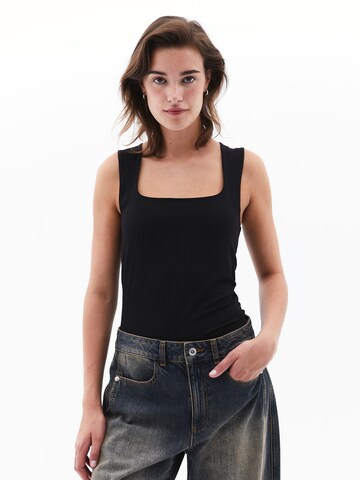 OXXO Top in Zwart: voorkant