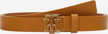 TOMMY HILFIGER Riem 'Outline' in Bruin: voorkant