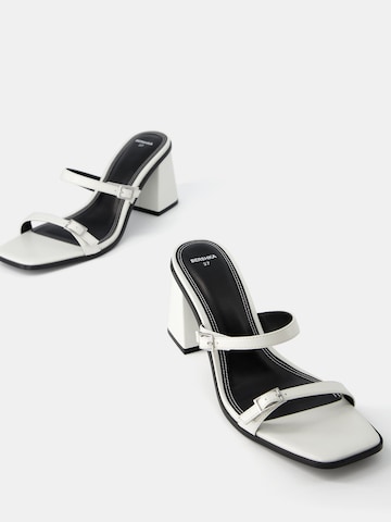 Mule Bershka en blanc