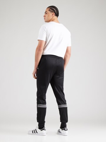 Sergio Tacchini Tapered Hose 'Blow' in Schwarz