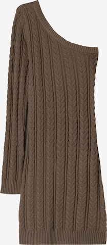 Rochie tricotat de la Bershka pe maro: față