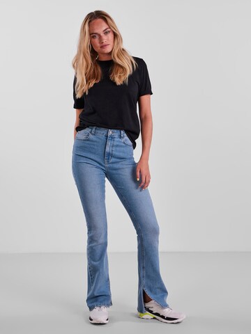 PIECES Flared Jeans 'Peggy' in Blau