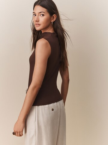 Next Top | rjava barva