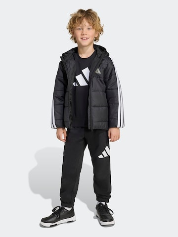 ADIDAS SPORTSWEAR Urheilutakki 'ESS' värissä musta