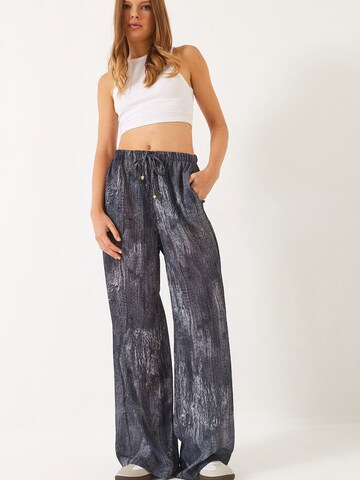 Bianco Lucci Široký strih Nohavice - Sivá: predná strana