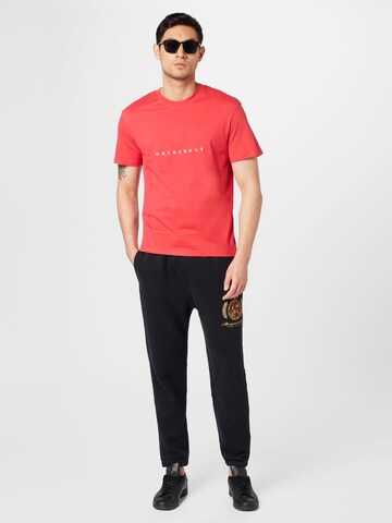JACK & JONES جينز مضبوط قميص 'COPENHAGEN' بلون أحمر