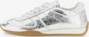 Baskets basses CAFè NOIR en argent : devant