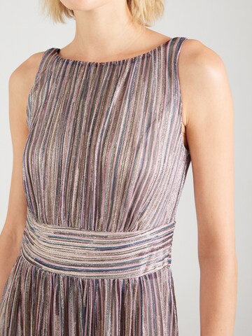 Robe de cocktail SWING en or