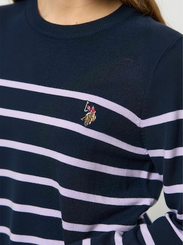 Top ' UWLilwan ' de la U.S. POLO ASSN. pe albastru