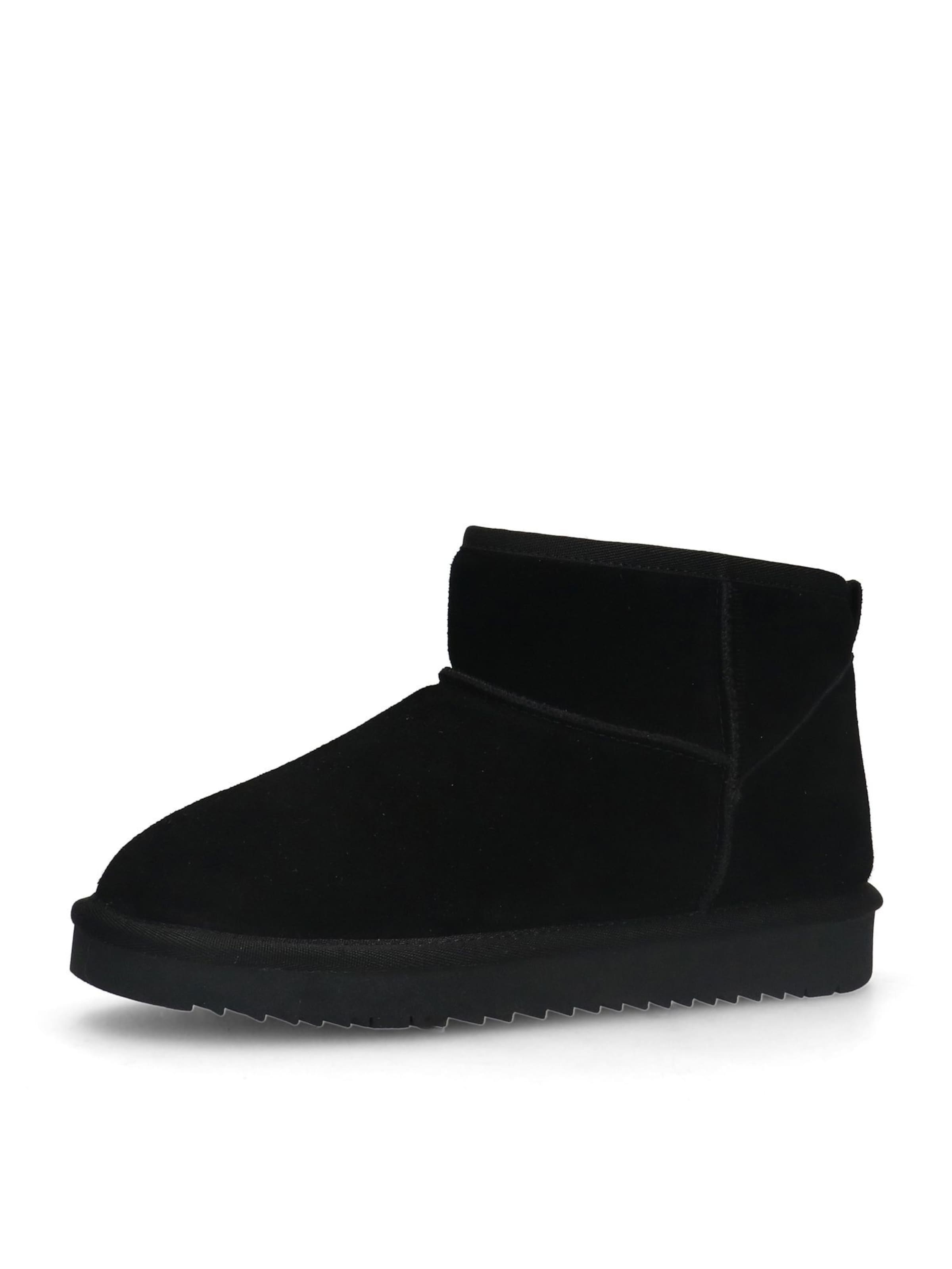 MANFIELD Boots in Black: front
