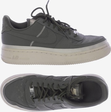 NIKE Sneaker 39 in Grün: Vorderseite