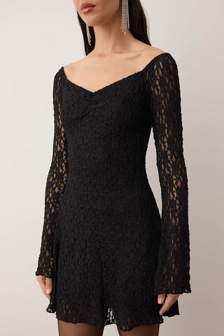 Trendyol - Vestido en negro