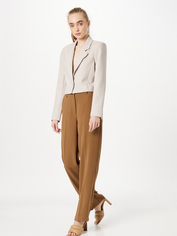 minus Szeroka nogawka Spodnie w kant 'New Ilsa' w kolorze brązowy