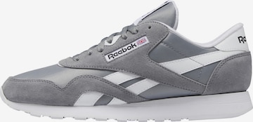 Reebok Classics Sneakers in Grey: front