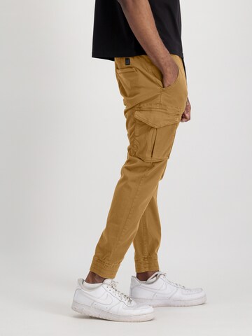 ALPHA INDUSTRIES Tapered Cargohose in Grün