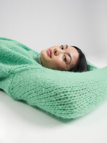 QS Sweater in Green