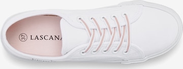 LASCANA Sneakers in White