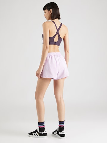 UNDER ARMOUR Regular Sportshorts 'Fly By' in Lila