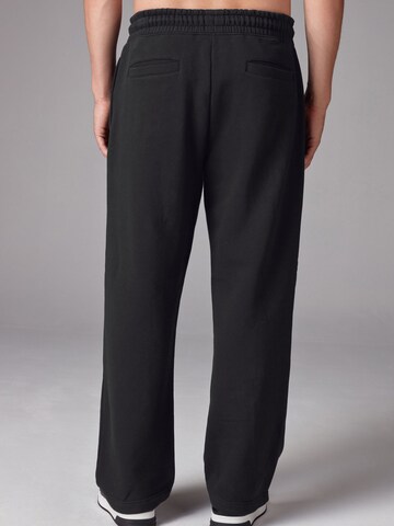 Next Tapered Hose in Schwarz