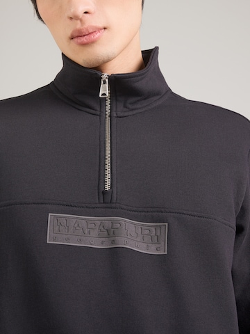 NAPAPIJRI Sweatshirt in Schwarz