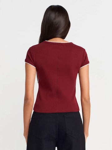 Maglietta 'T-Shirts' di Dilvin in rosso