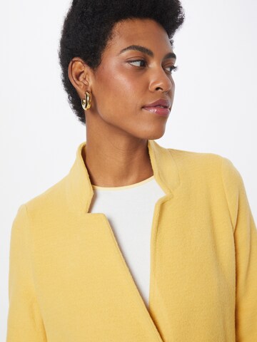 VERO MODA Between-Seasons Coat 'KATRINE' in Yellow