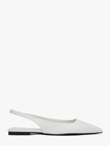 Estro Slingpumps‌‌‌‌ in Weiß: Vorderseite
