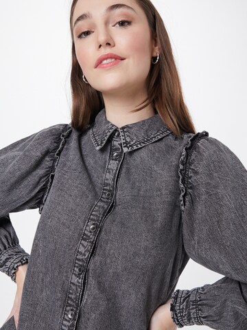 Camicia da donna di ONLY in grigio