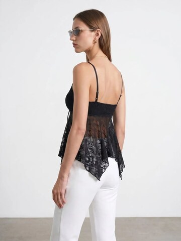 Top di Dilvin in nero