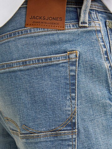 JACK & JONES Zwężany krój Jeansy 'JJIMIKE JJFOX' w kolorze niebieski