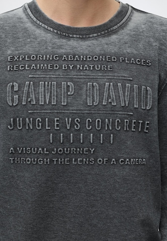 CAMP DAVID Суичър в сиво