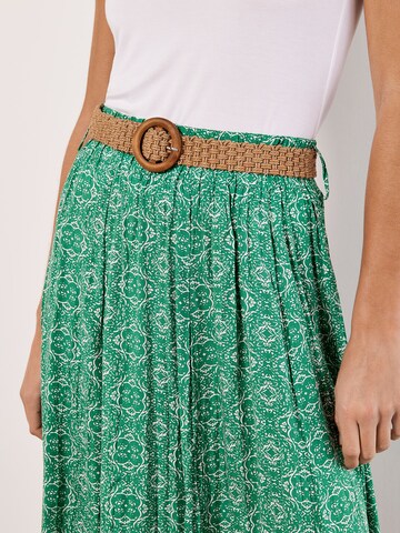 Apricot Skirt in Green