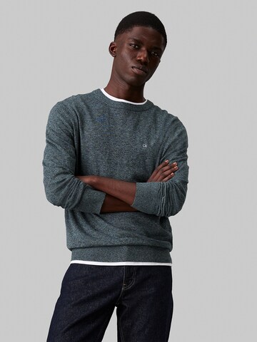 Pull-over Calvin Klein en gris : devant